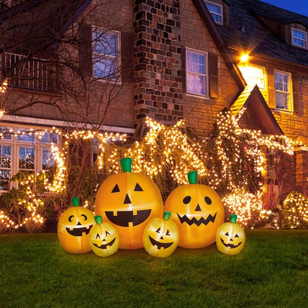 Glitzhome 8 ft. Lighted Inflatable Jack-O-Lantern Pumpkins Decor