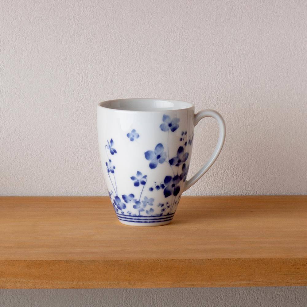 Blue and White Porcelain Floral 4-Piece Dinnerware Set