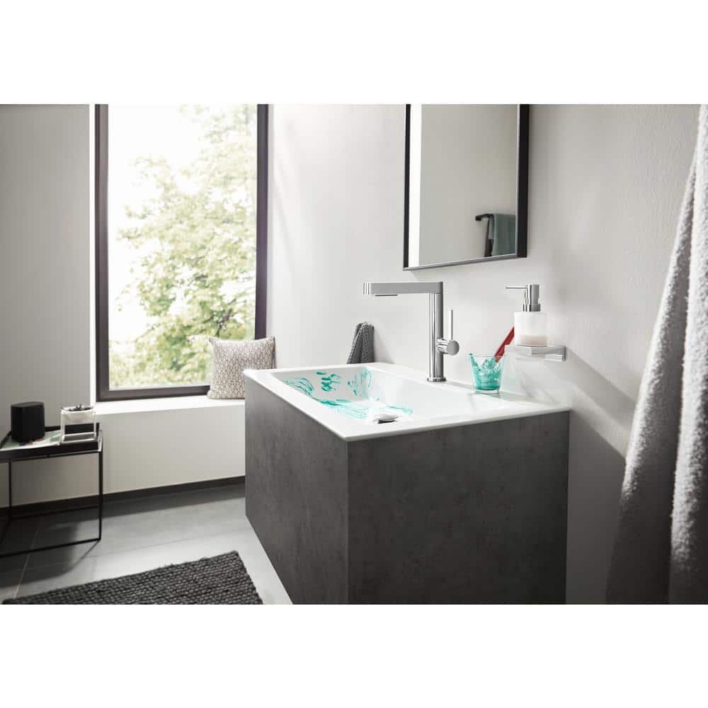 Chrome Modern Single-Hole Pull-Out Spray Bathroom Faucet