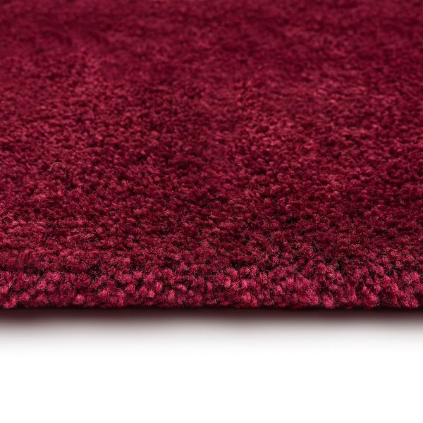 https://images.thdstatic.com/productImages/9c7dd45a-8e32-43d4-ad13-a7c2646a5040/svn/burgundy-mohawk-home-bathroom-rugs-bath-mats-159077-40_600.jpg