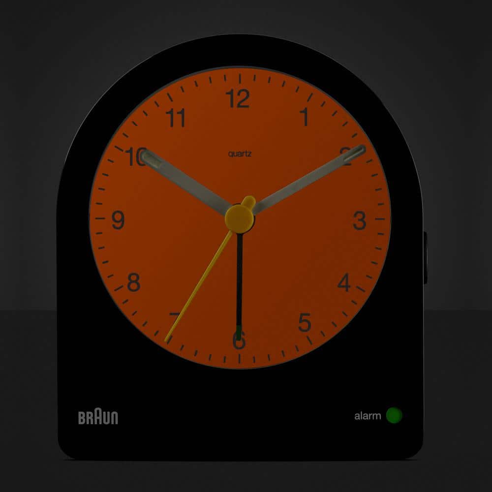 Braun BC22B: Black Analogue Alarm Clock with Snooze Braun BC22B: Black Analogue Alarm Clock with Snooze