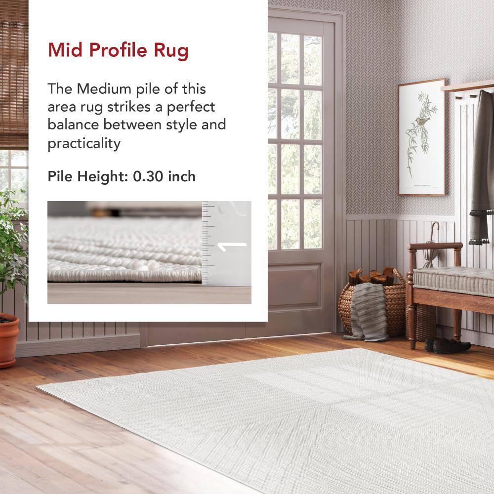 Makena Off-White Geometric High-Low 3' x 5' Area Rug