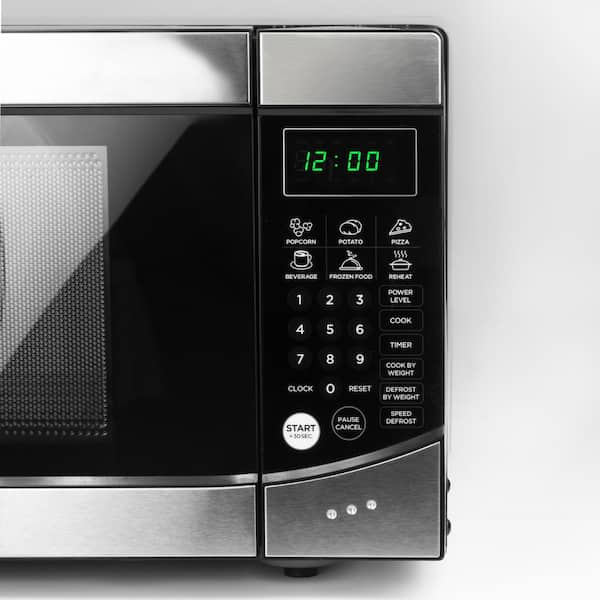 Commercial CHEF 21.8 in. Width 1.6 cu. ft. Stainless Steel/Black 1100-Watt Countertop  Microwave Oven CHM16MS6 - The Home Depot