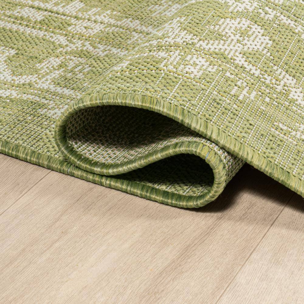 Green and Cream Synthetic Medallion Flat Woven Area Rug