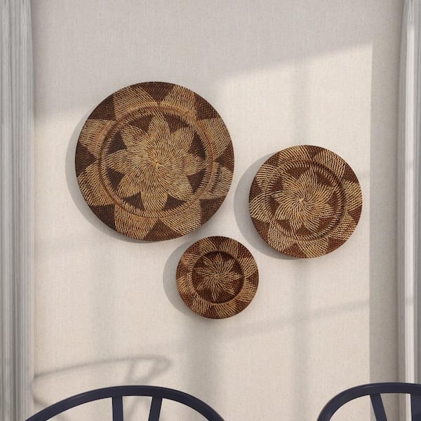 Litton Lane Rattan Brown Woven Basket Plate Wall Decor (Set of 3)