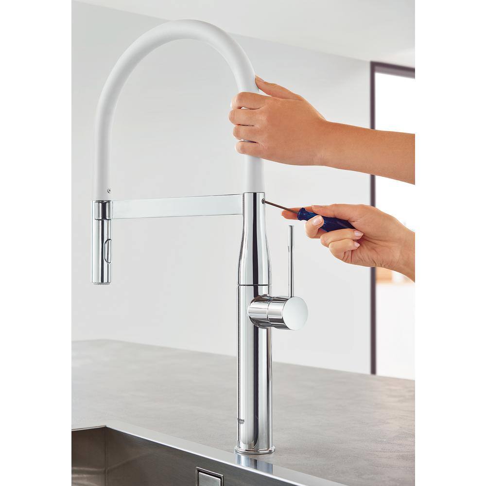Modern Chrome Kitchen Faucet with 360° Swivel and Pull-Down Spray