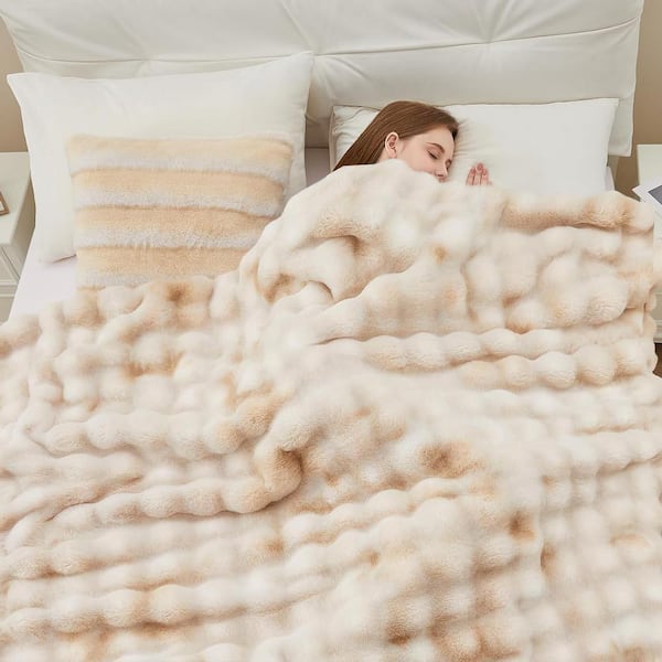 GHOUSE ILTB Tie-Dyed Brown Faux Fur 60 in. x 80 in. Plush Shag