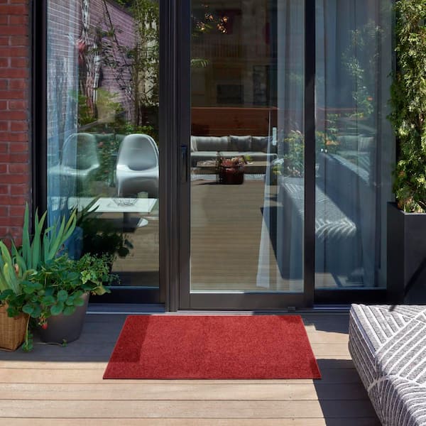 Essentials doormat 2 ft. x 4 ft. Brick Red Solid Contemporary Indoor/Outdoor Patio Kitchen Area Rug