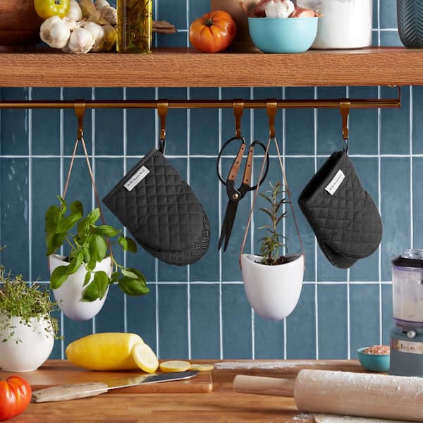 Asteroid Silicone Grip Matte Black 5.5 in. x 8 in. Mini Oven Mitt (2-Pack)
