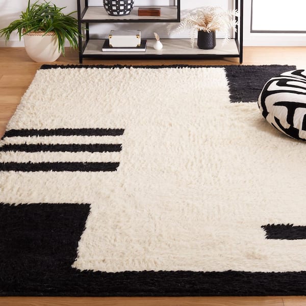 Casablanca 8 ft. x 10 ft. Black/Ivory Geometric Area Rug