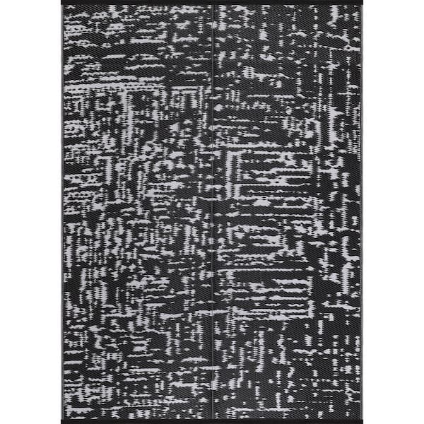 6 X 9 Black White Lightweight Geometric Reversible Plastic Indoor Outdoor Area Rug
