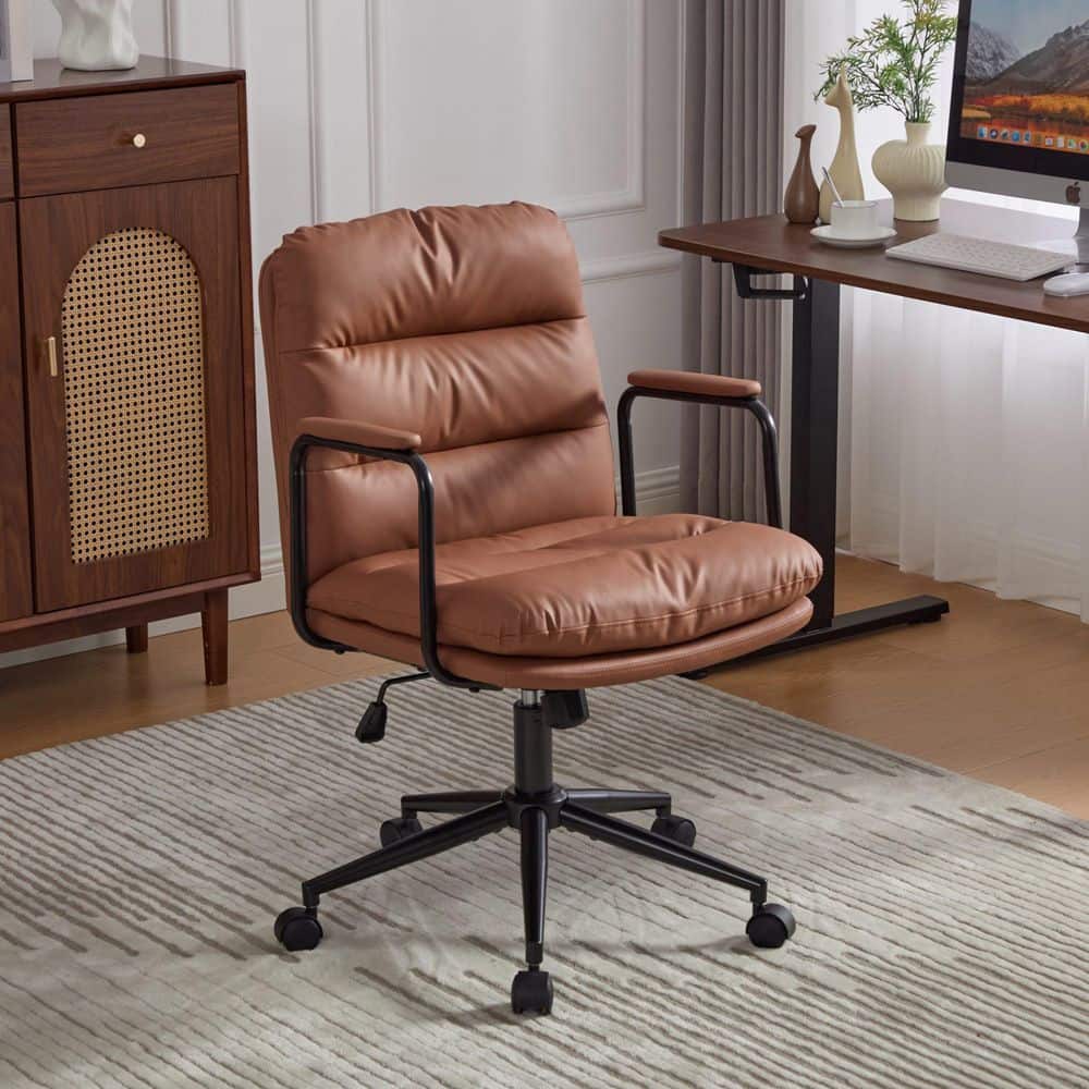 Leather Adjustable Height Swivel Office Chair in Brown, Reclining 40°, Wheels and Upholstered Arms
