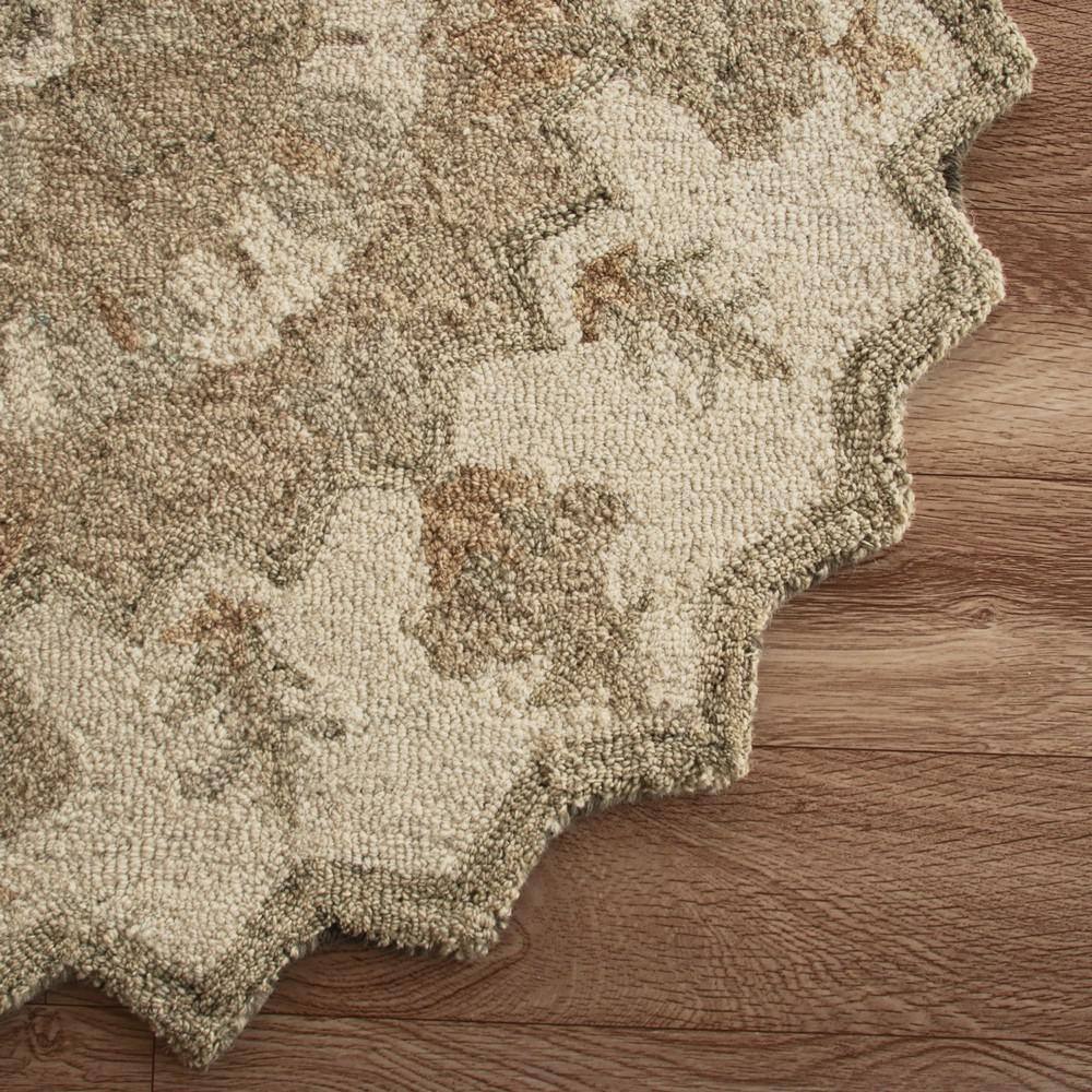 Handmade Beige and White Wool Medallion Rug