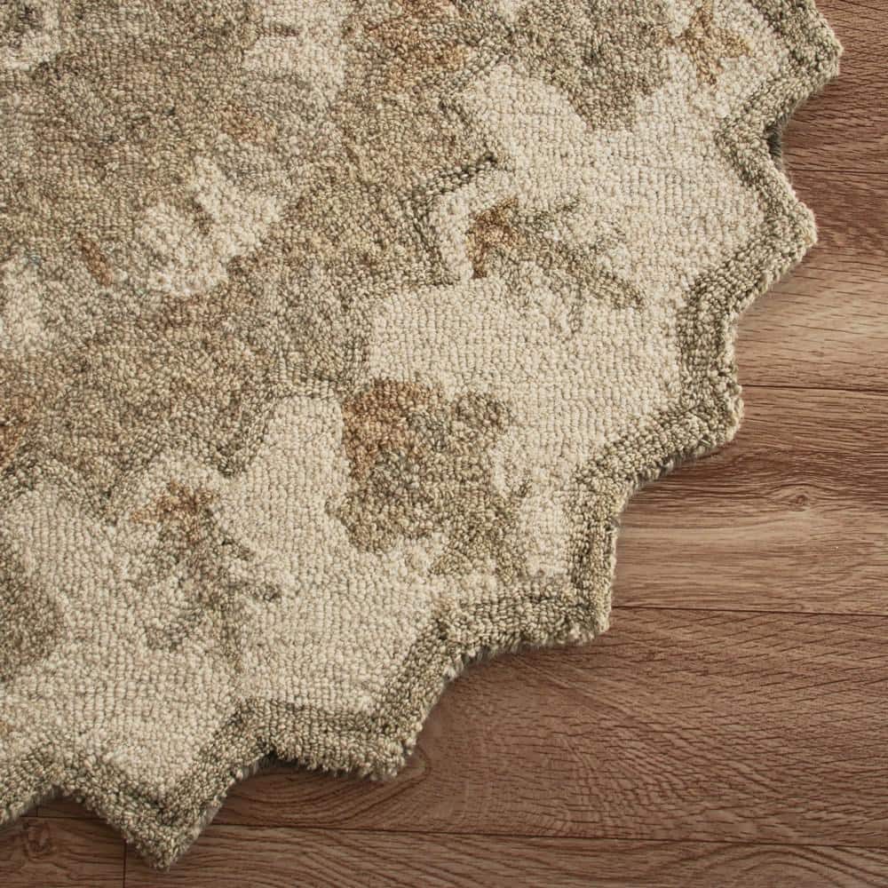 Handmade Beige and White Wool Medallion Rug