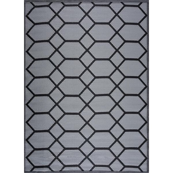 https://images.thdstatic.com/productImages/9d502f99-d22b-4213-9967-fcd5241fb249/svn/black-gray-outdoor-rugs-z-mia-bg-6x9-31_600.jpg