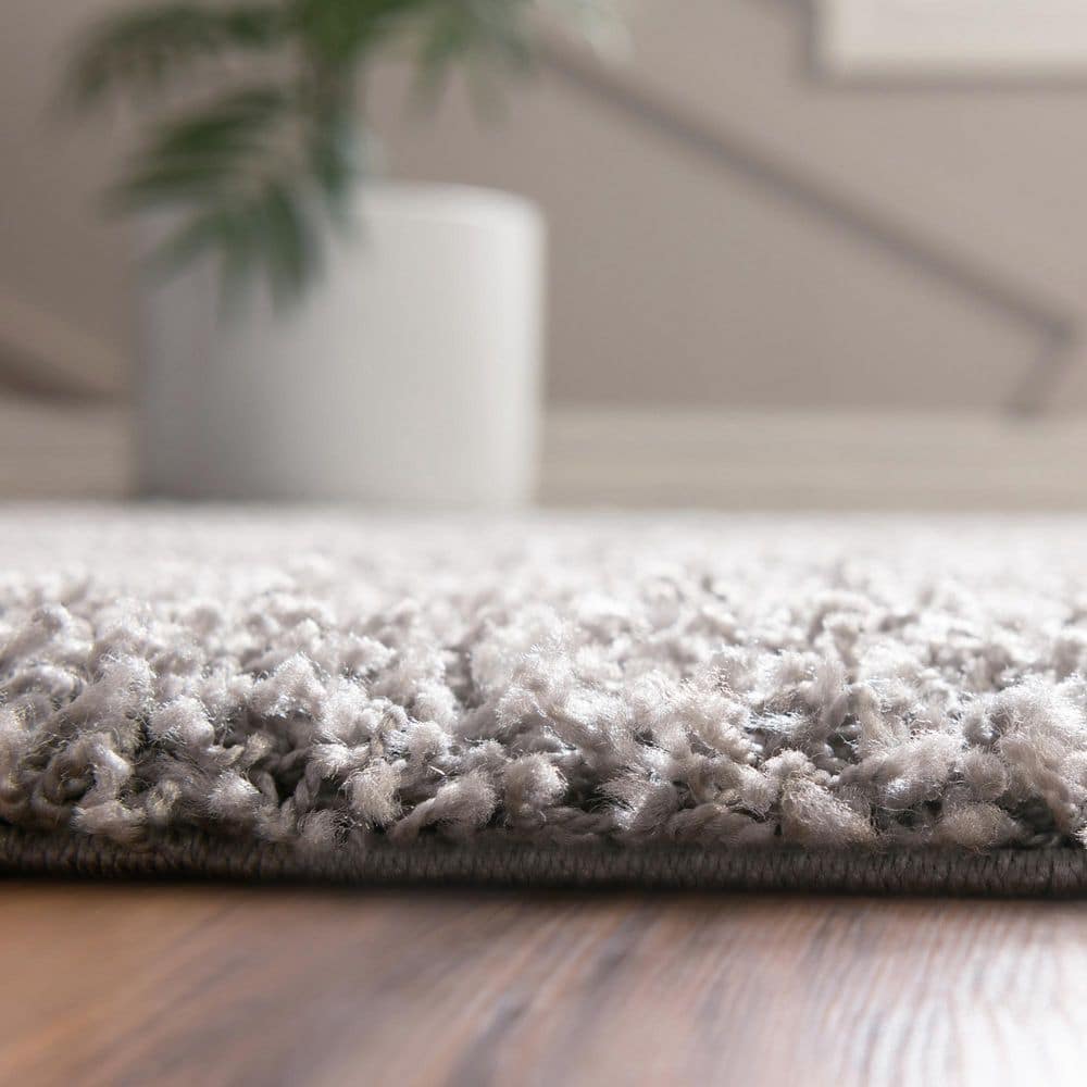 Cloud Gray Solid Shag 4' x 6' Easy Care Area Rug
