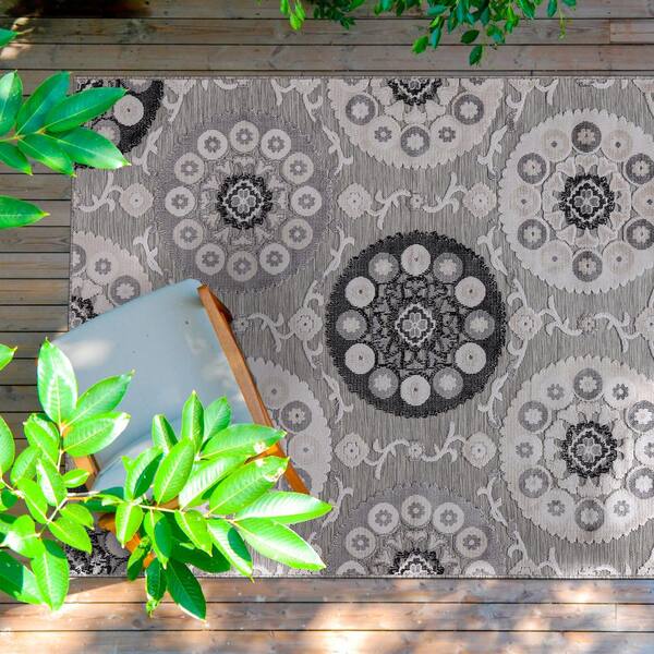 Benissimo Gray 6 ft. x 9 ft Floral Modern Polypropylene Indoor/Outdoor Area Rug