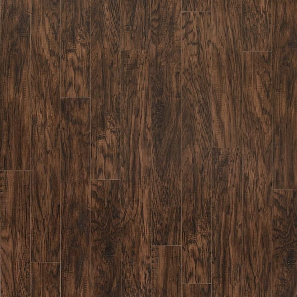 Pergo XP+ Edgeview Hickory 10 mm T x 5.2 in. W Waterproof Laminate Wood Flooring (18.9 sqft/case)
