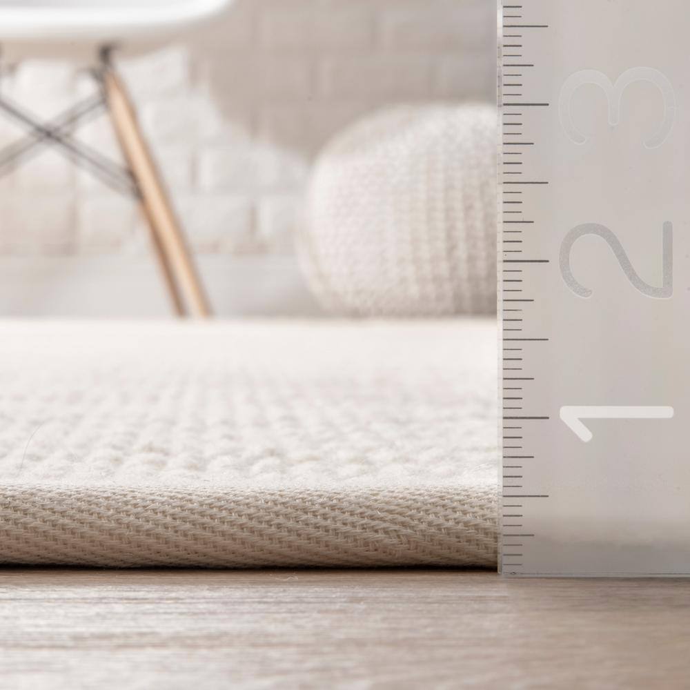 Handcrafted 4' x 6' Cream Wool and Sisal Blend Area Rug