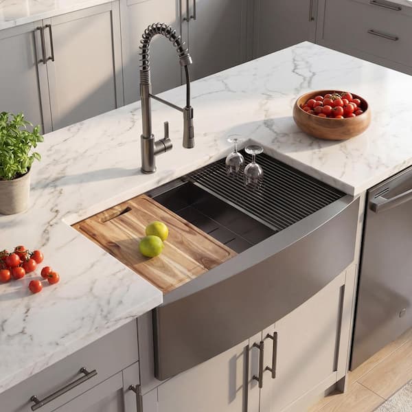 33 in. Farmhouse/Apron-Front Double Bowl 18 Gauge Gunmetal Black Stainless Steel Workstation Kitchen Sink with Faucet