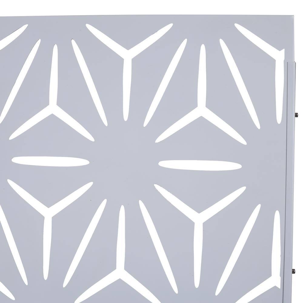 Close-up of the geometric pattern on the privacy screen.