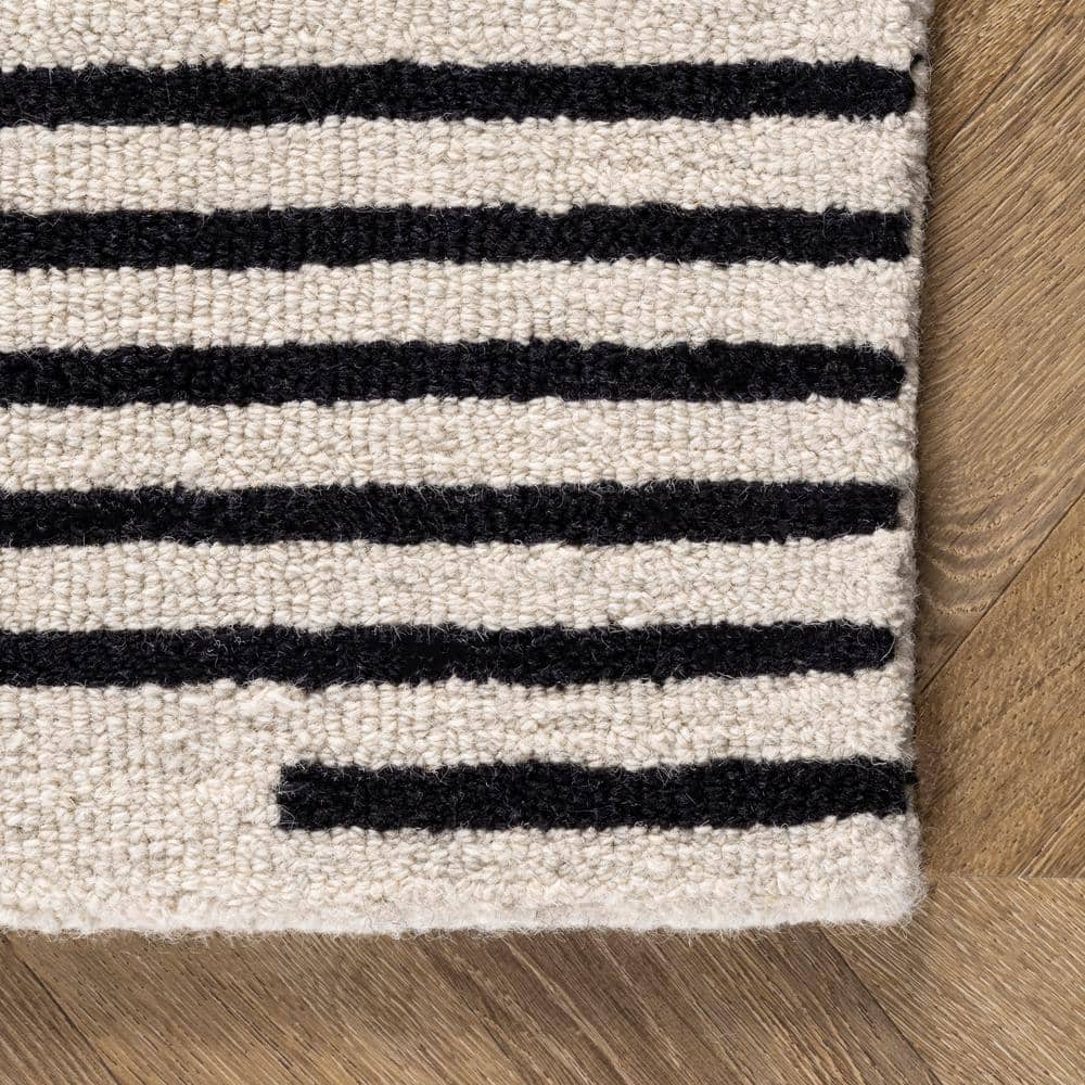 Elegant Ivory Tufted Wool Rectangular Rug 6' x 9' - Easy Care