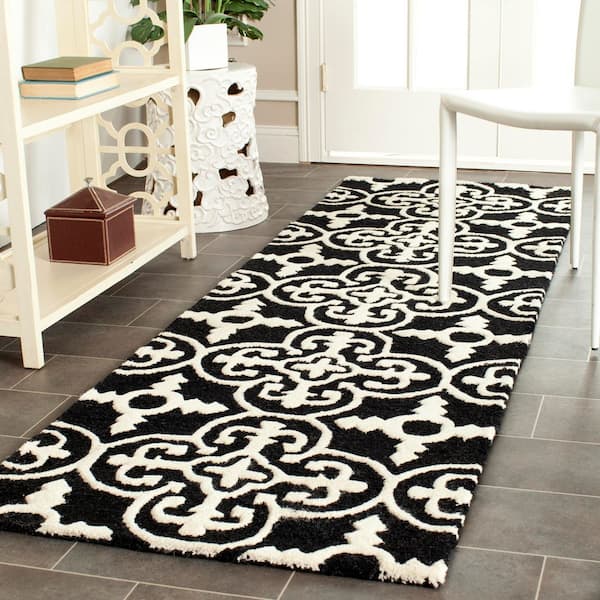 Cambridge 2 ft. x 16 ft. Black/Ivory Medallion Geometric Runner Rug