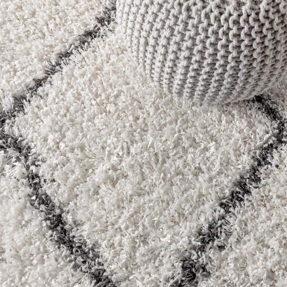 Cream/Grey Moroccan Trellis Shag Area Rug 5' x 8'
