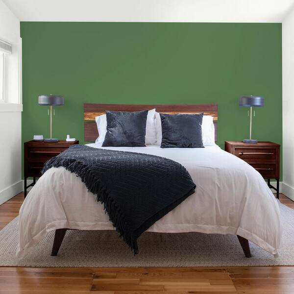 Glidden Premium 1 gal. PPG1131-7 Clover Leaf Flat Interior Latex