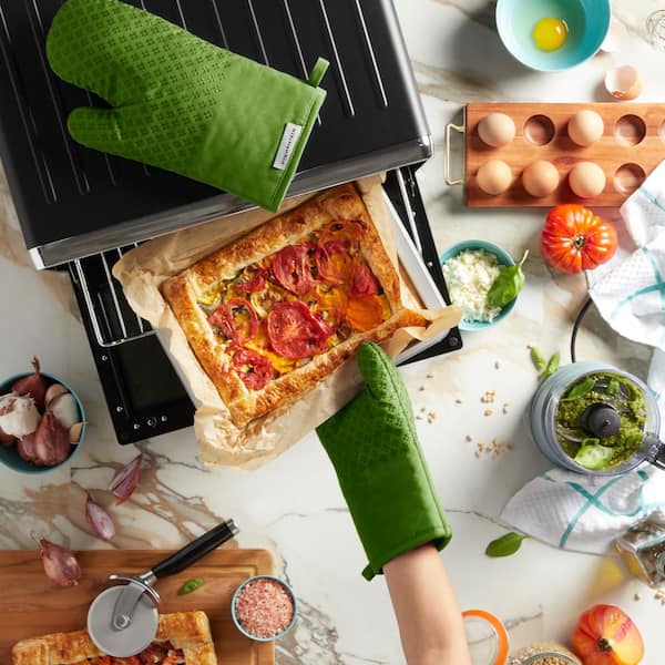 KitchenAid Asteroid Silicone Grip Matcha Green Oven Mitt Set (2