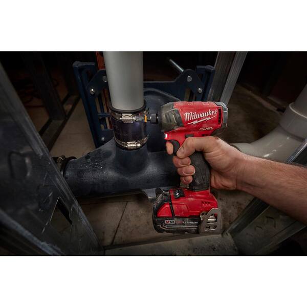 Milwaukee - M18 FUEL SURGE 18-Volt Lithium-Ion Brushless Cordless 1/4 in. Impact Driver Kit with Two 4.0 Ah Batteries, Charger & Bag
