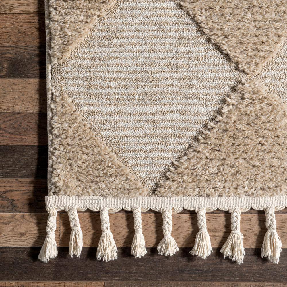 Beige Diamond Pattern Synthetic Area Rug with Tassels, 3' x 5'