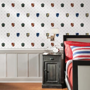 Harry Potter House Crest Peel and Stick Wallpaper (Covers 28.29 sq. ft.)