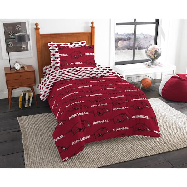 THE NORTHWEST GROUP NCAA Multi-Color Rotary Arkansas 5-Pieces Twin Bed in Bag Set