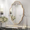 Hochwertiges 24 in. W x 36 in. H Scalloped Gold Aluminum Alloy Framed Wall Mirror Irregular Decorative Wall Mirror HD-MR014GOD-M