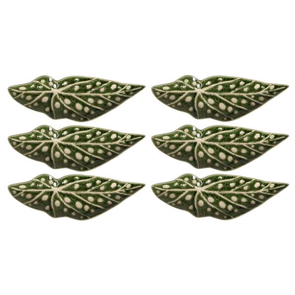 Green and White Stoneware Leaf-Shaped Plate with Wax Relief Design (Set of 6)