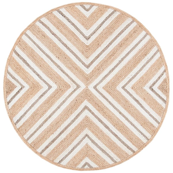 SAFAVIEH Natural Fiber Beige/Ivory 6 ft. x 6 ft. Woven Chevron Round Area Rug