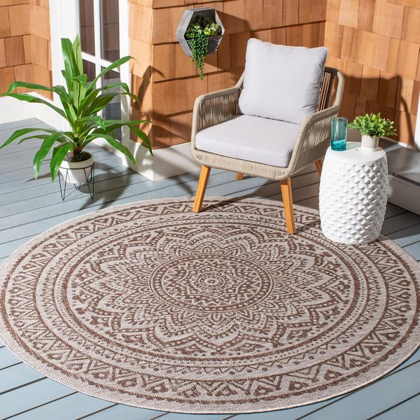 Courtyard Light Beige/Light Brown 8 ft. x 8 ft. Round Medallion Indoor/Outdoor Area Rug