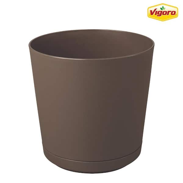 Vigoro 6 in. Kyra Small Chocolate Plastic Planter (6 in. D x 5.5 in. H) with Attached Saucer