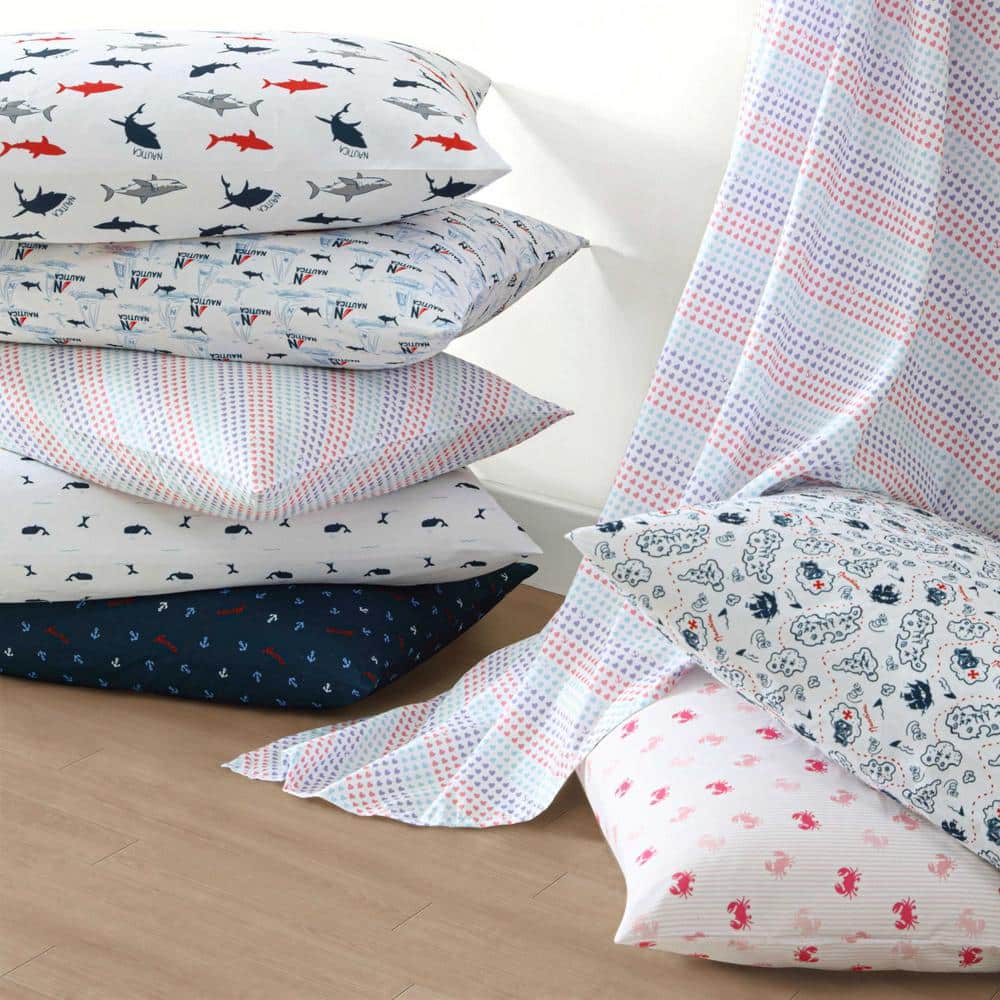 Queen Black and White Shark Print Microfiber Sheet Set