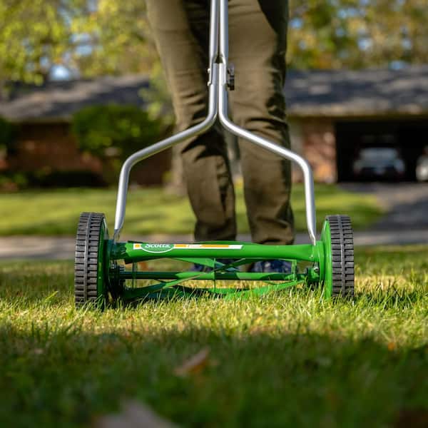 Scotts 14 in. 5-Blade Manual Walk Behind Push Reel Lawn Mower 304