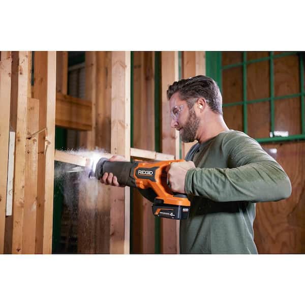 RIDGID - 18V MAX Output Starter Kit with (2) 4.0 Ah Batteries and Charger