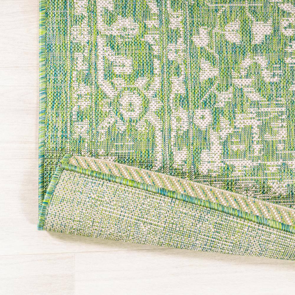 Bohemian Medallion Cream/Green Synthetic 4' x 6' Area Rug