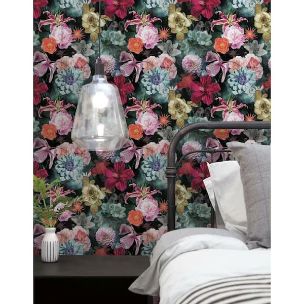 Vintage Floral Blooms Peel and Stick Wallpaper (Covers 28.29 sq. ft.)
