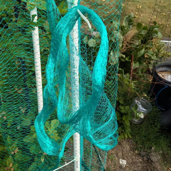 anti bird net for fish pond Netting Kit 15FTx20FT fine and Durable mesh Heavy Duty Pool Pond Cover Mesh Leaves Net The adjustable frame is designed to cover ponds measuring approximately 9 ft to 16 ft across SUNSHORE Pond Netting Kit 15FTx20FT