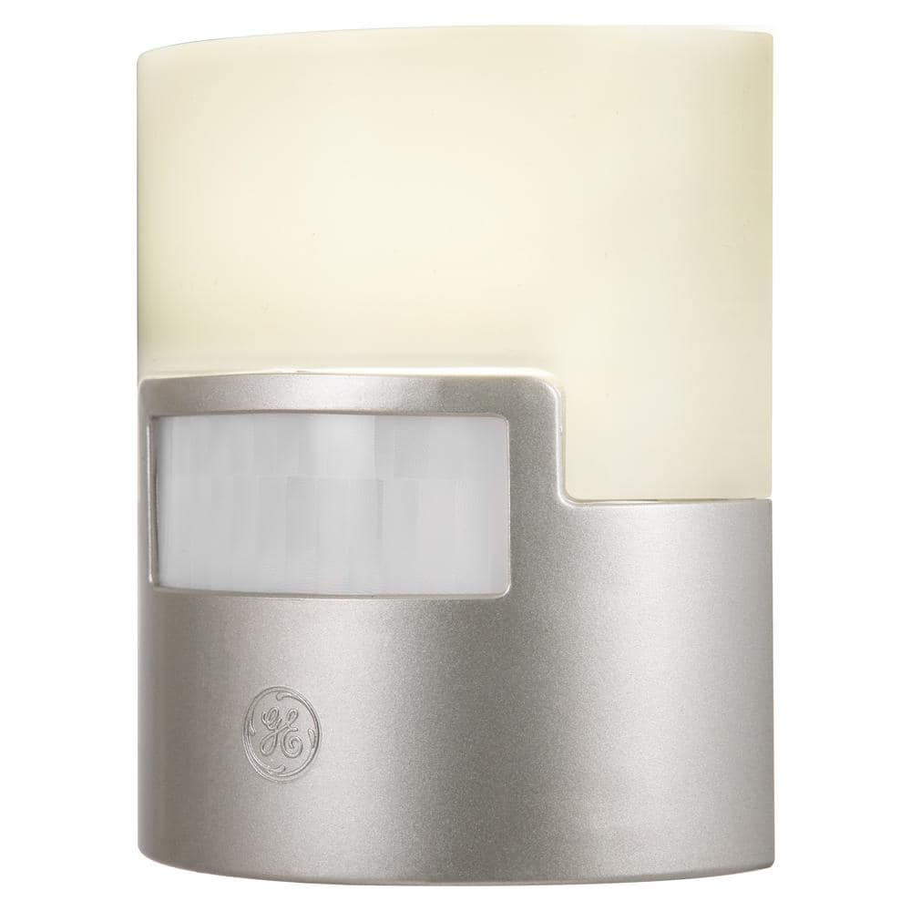 GE 0.5-Watt Motion Activated Plug In Integrated LED Night Light 12201 - The  Home Depot