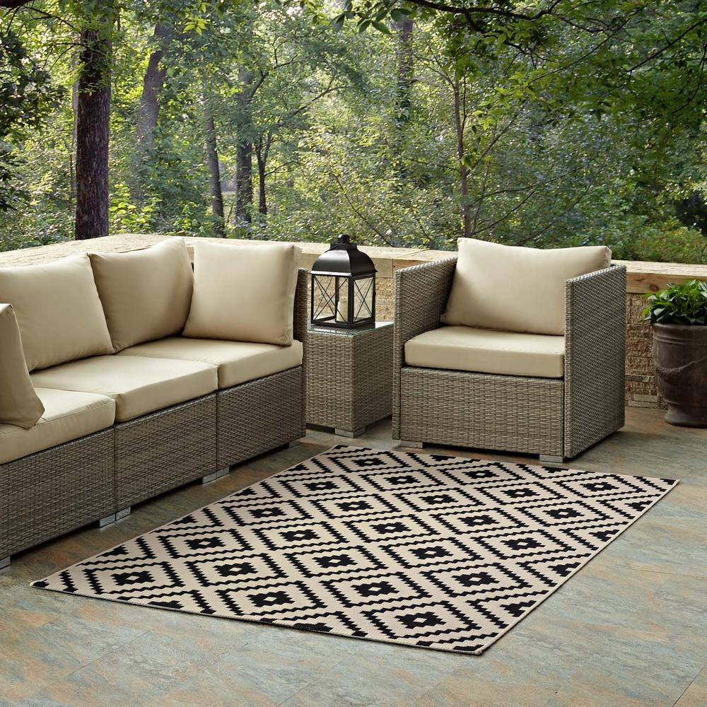 Perplex Black and Beige Geometric Diamond 8' x 10' Area Rug