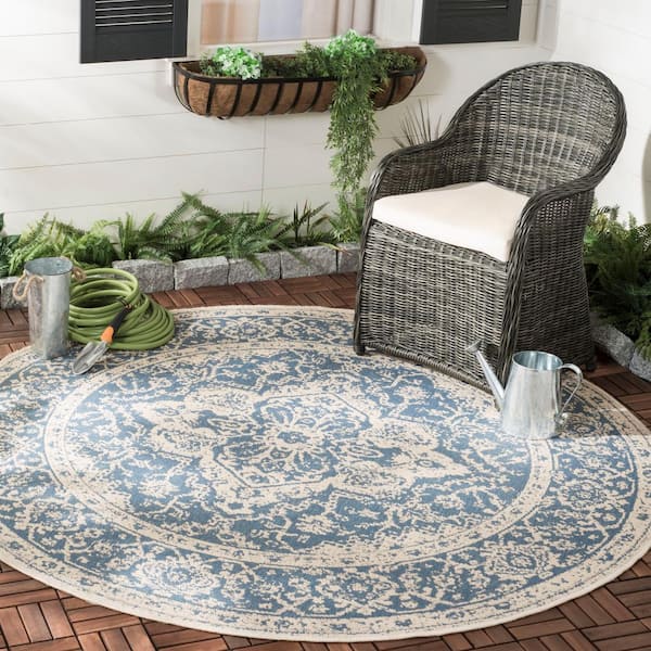 Beach House Blue/Cream 7 ft. x 7 ft. Round Oriental Indoor/Outdoor Patio  Area Rug