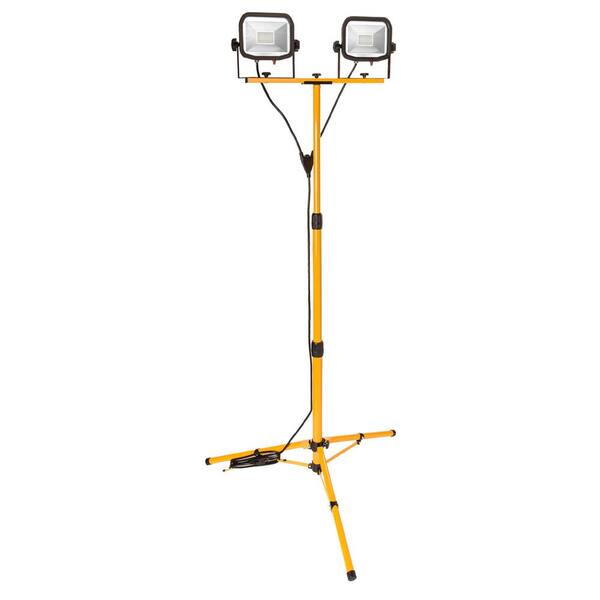 MasterPlug 9 ft. 1800-Lumen LED Tripod Work Light