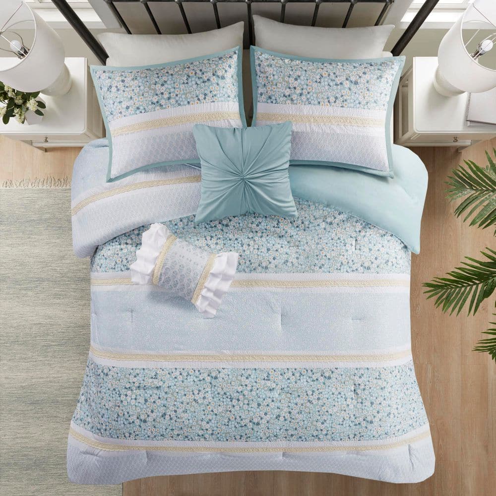 Aqua Seersucker Floral Full Comforter Set with Throw Pillows